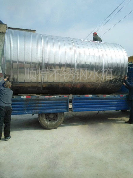 不锈钢圆柱冷水箱25吨*2个